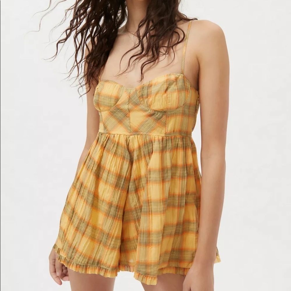 Urban Outfitters Lorelei Romper. NWT - Picture 3 of 6